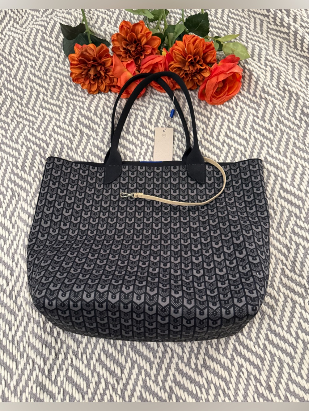 NWT - Rothy's Black and Gray Patterned Tote
